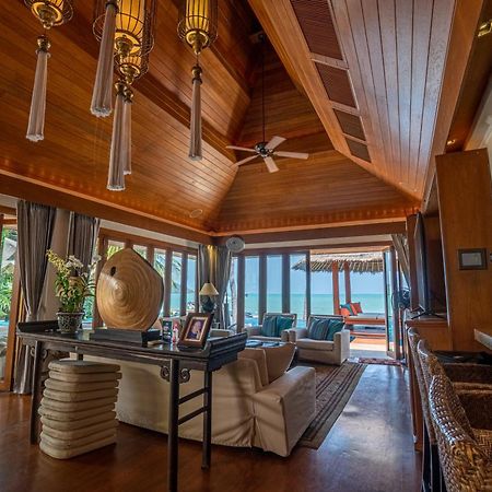 Upni Duniya - Luxury, Beachfront 9-Suites Villa Bangrak Plajı Dış mekan fotoğraf