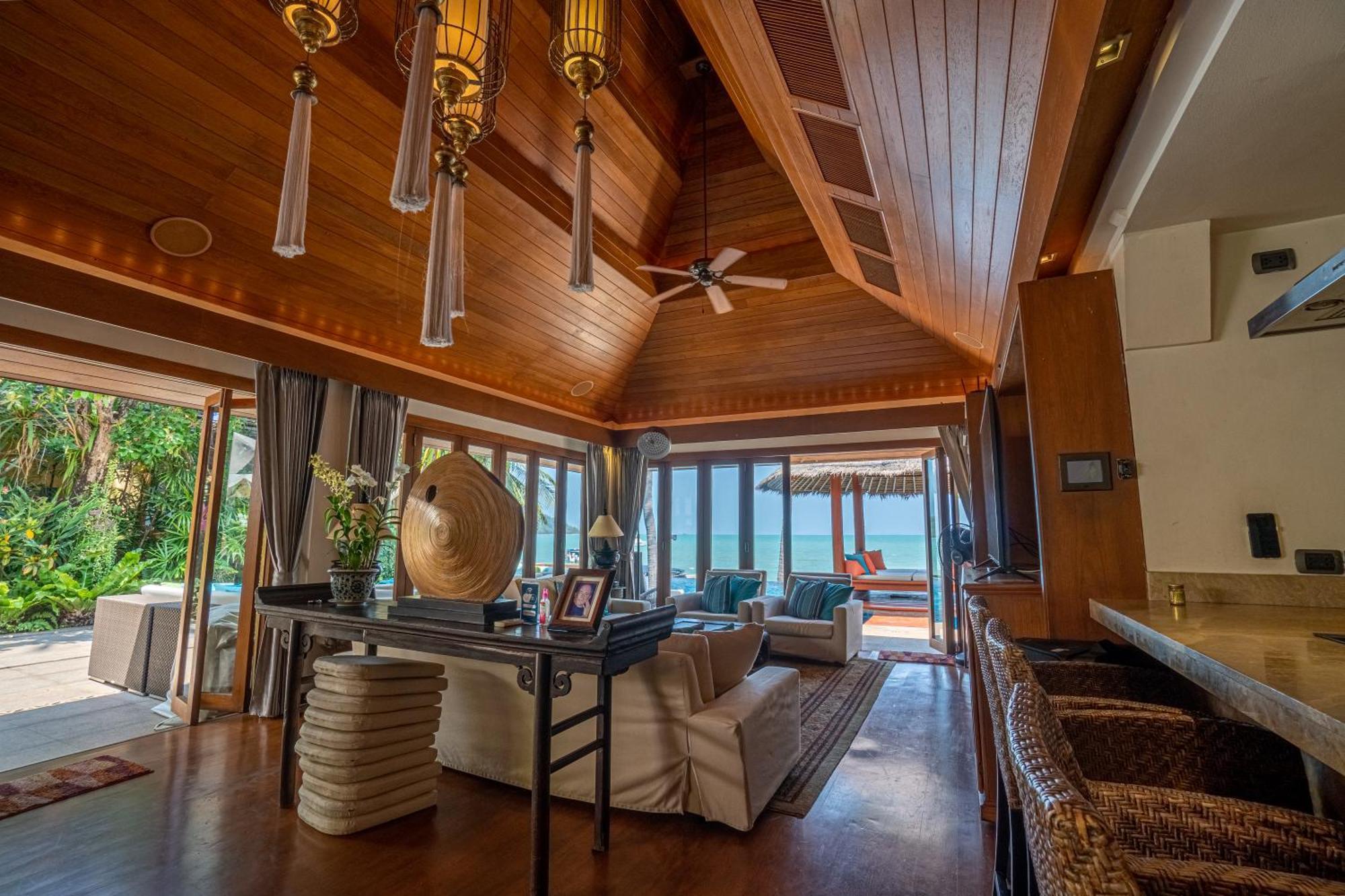 Upni Duniya - Luxury, Beachfront 9-Suites Villa Bangrak Plajı Dış mekan fotoğraf